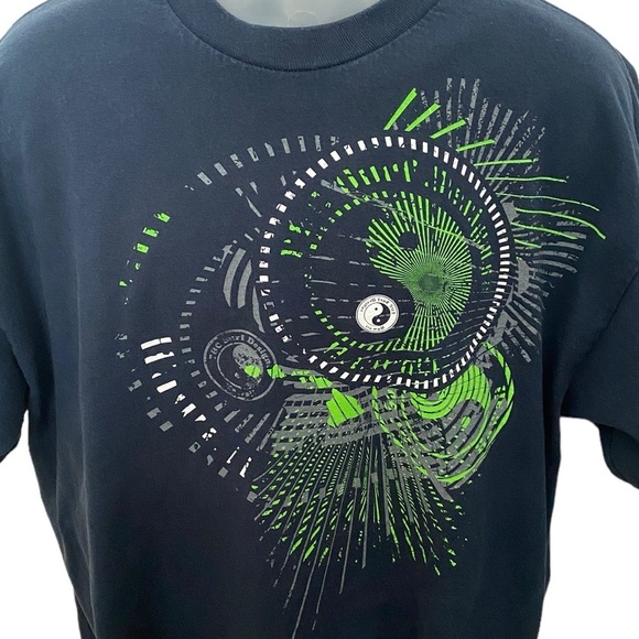 T&C Surf Designs Hawaii Black & Green Design Tee Shirt Men XL - Picture 2 of 7